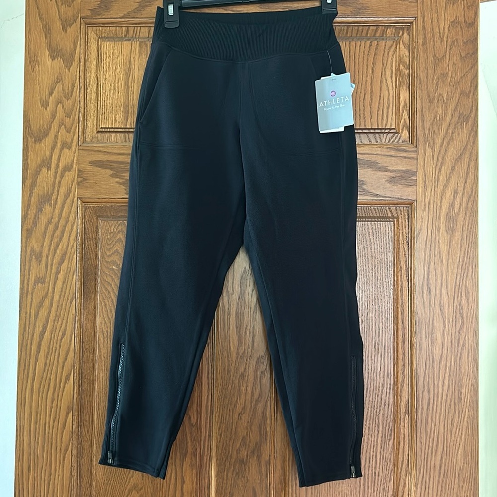 New Athleta Azur Capri breathable wicking black capris size XS